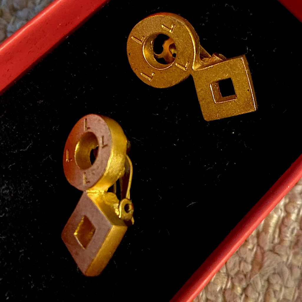 Real Vintage 1980s Gold Karl Lagerfeld Feminine Symbol Clip On Earrings 100$